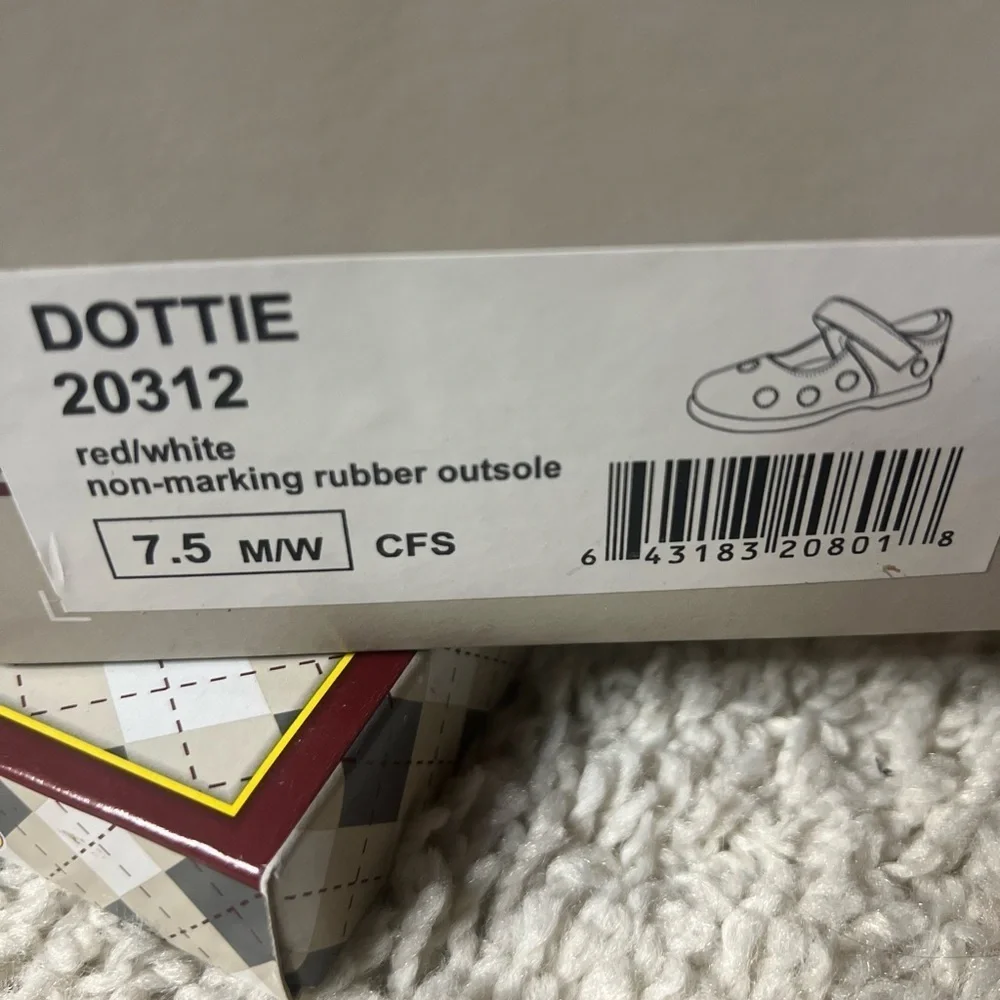 FOOTMATES RED/WHITE MARY JANE STYLE SHOE SIZE 7.5 M/W NIB